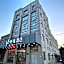 GYA Jiaxing Tongxiang City Century Avenue Hotel