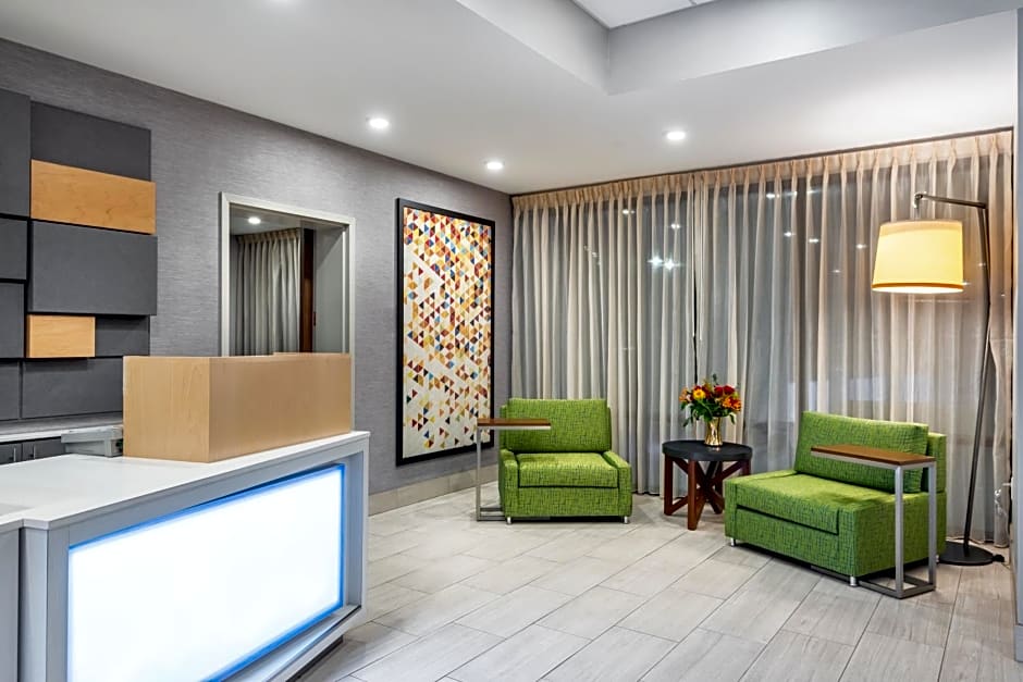 Holiday Inn Express & Suites Santa Ana - Orange County By IHG