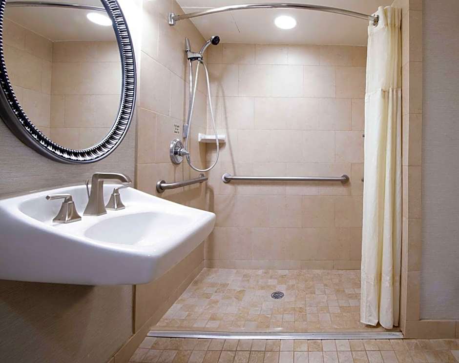 DoubleTree Suites by Hilton Hotel Philadelphia West