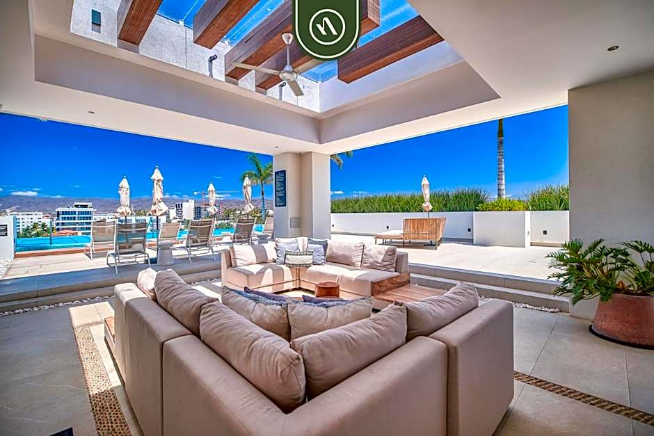 2BR Condo with Rooftop Pool - Private Terrace