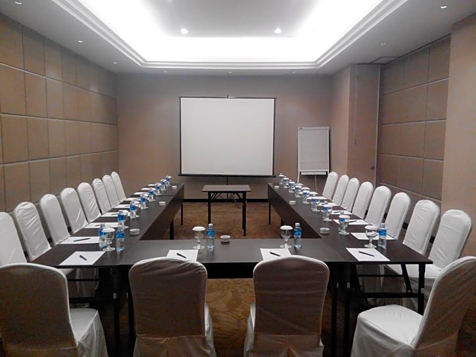 Zest Hotel Airport Jakarta