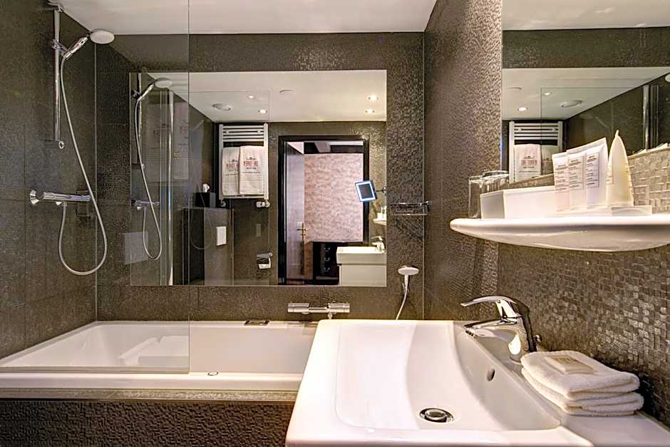 The Pavilions Amsterdam, The Toren