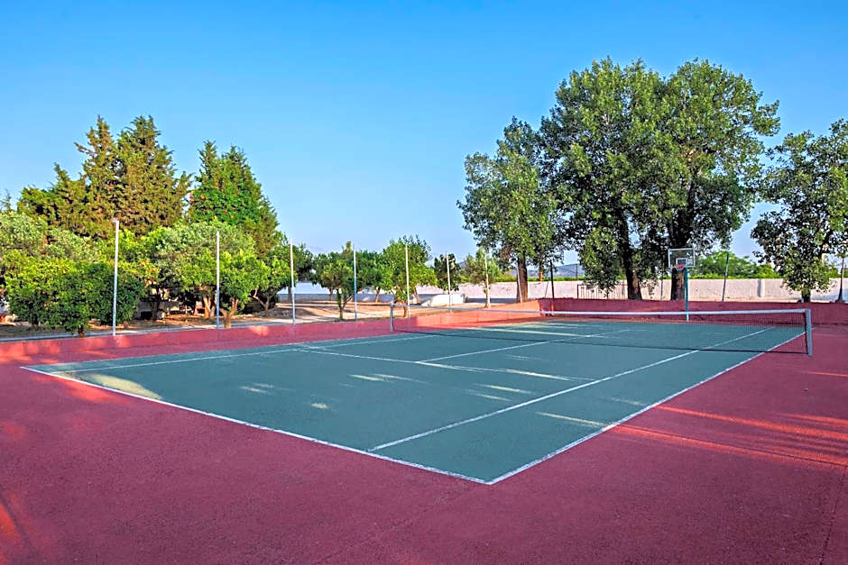 The Grove Seaside Hotel