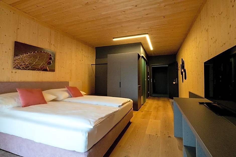 GästeHAUS & HOFladen Familie Öllerer