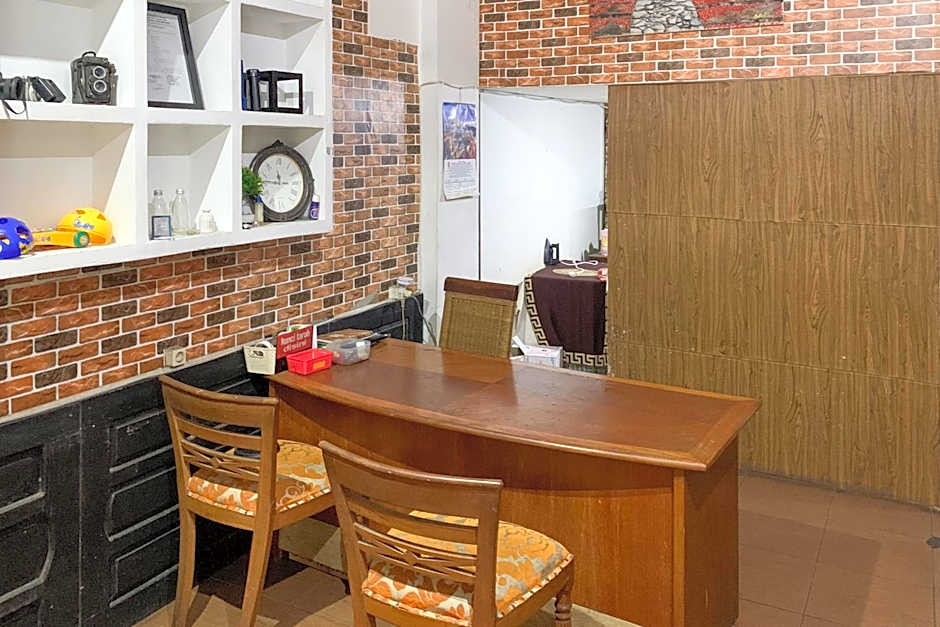 Backpacker Homestay Jatisampurna Redpartner