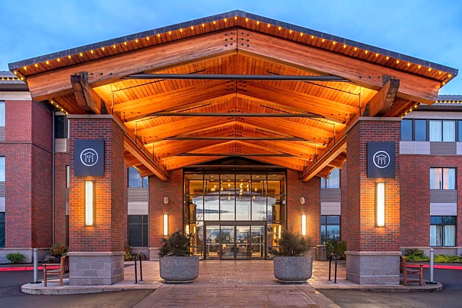 Best Western Premier Boulder Falls Inn