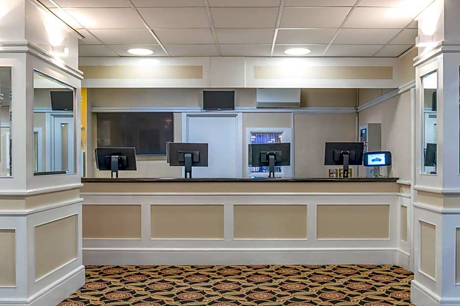 The Grand Burstin Hotel