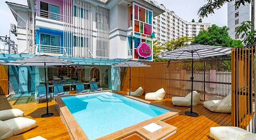 The Tint at Phuket Town Hotel