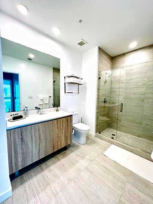 Sleek 2BD 2BA Condo In Miami Design District
