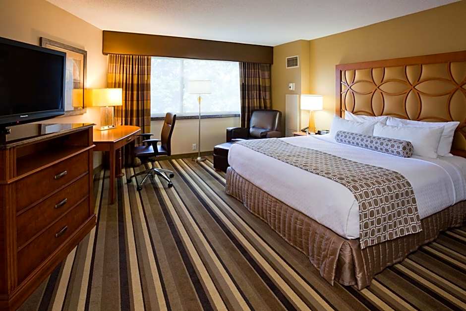 Crowne Plaza Minneapolis West By IHG