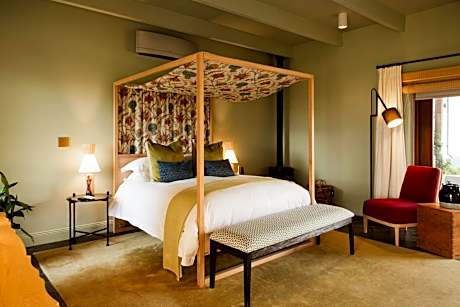 Suite with Garden View