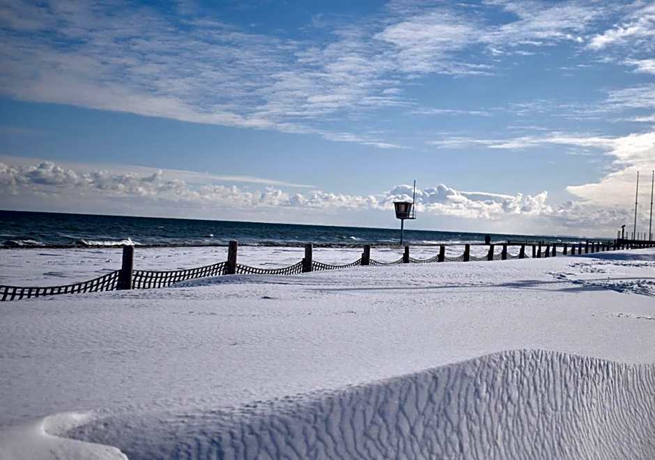 Hotel Sonnenschein - Spielerei im Sonnenschein