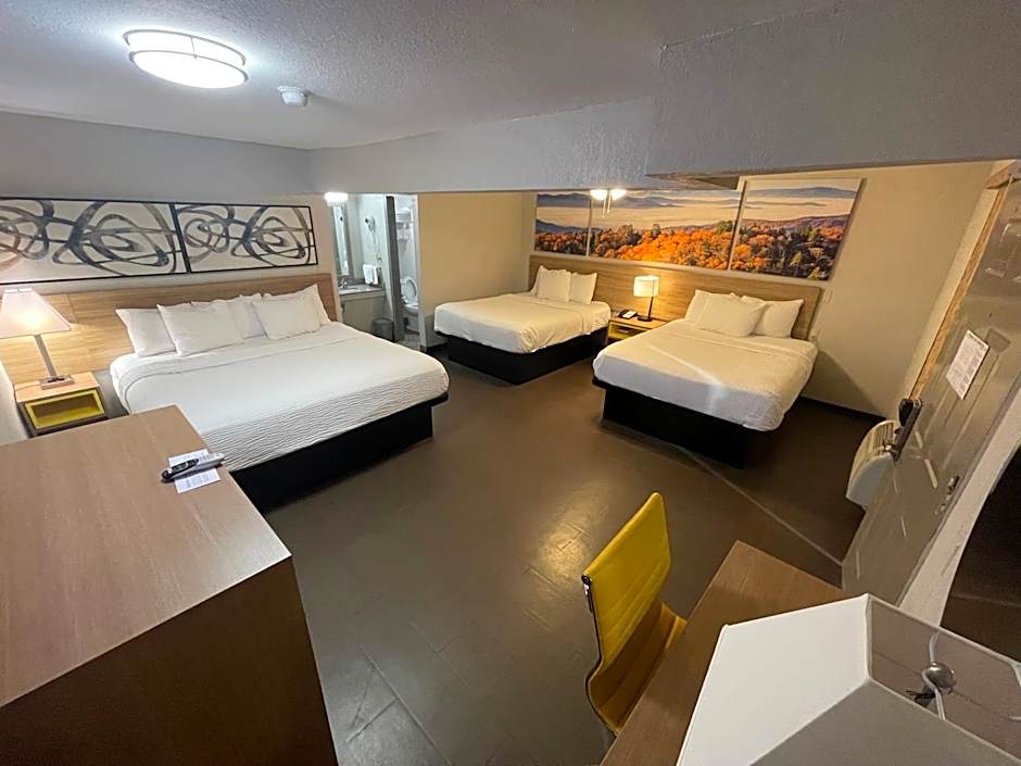 Days Inn by Wyndham Holladay