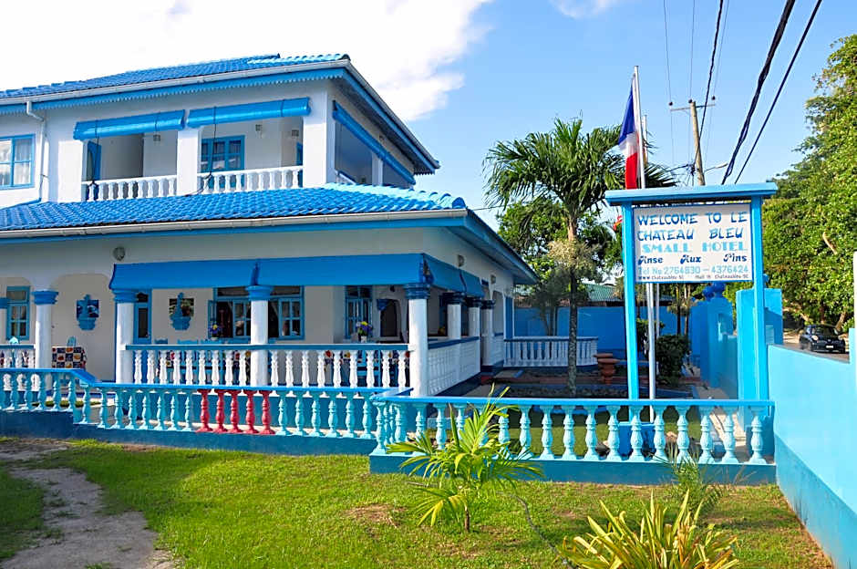 Le Chateau Bleu Hotel