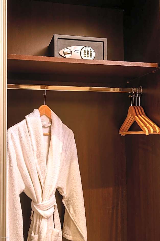 PLAYA DEL PACHA Suites Hotel