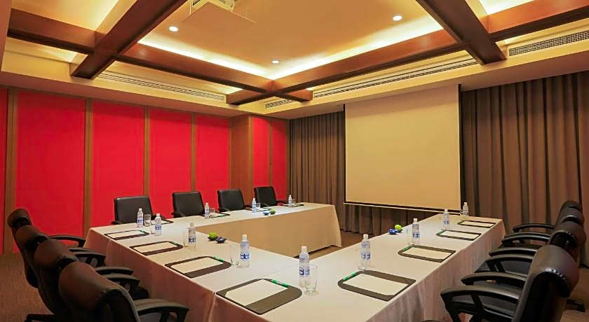 Holiday Inn & Suites Makati By IHG