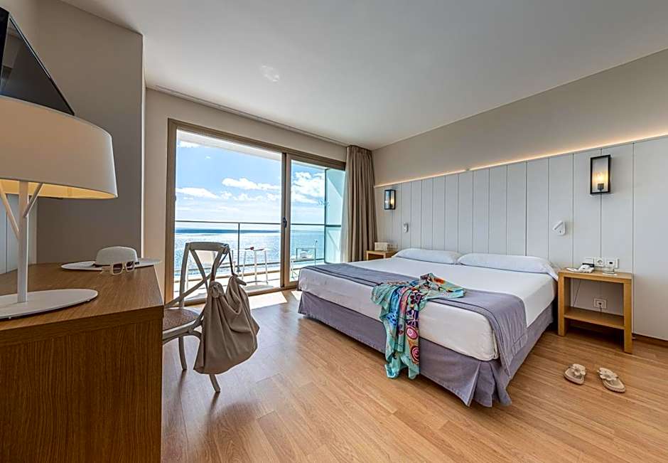 Photo 1 of 9 of Suite, Sea View