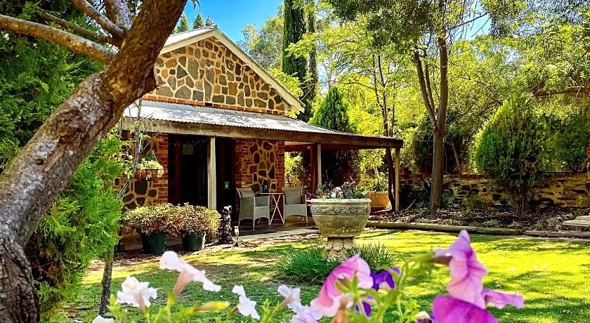 Jacobs Creek Retreat at Moorooroo Park