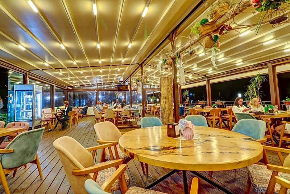 Jupiter 1 Family Hotel