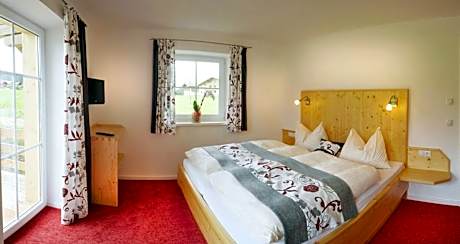 Apartment (4 Adults)