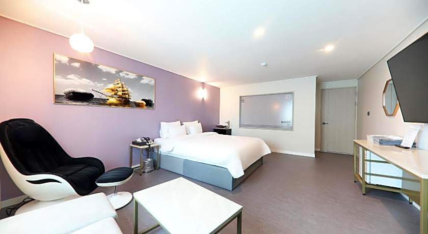 Brighten Hotel 