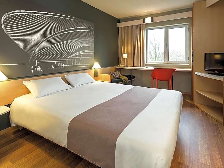 Foto 1 di 6 di 1 Double Bed and 1 Twin Bed