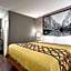 Super 8 by Wyndham Universal City