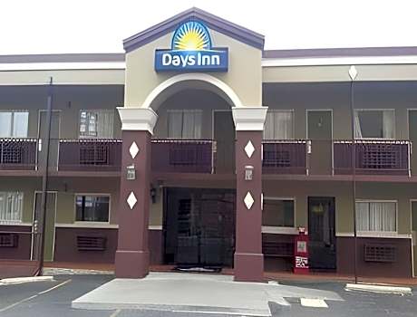 Days Inn by Wyndham Hot Springs