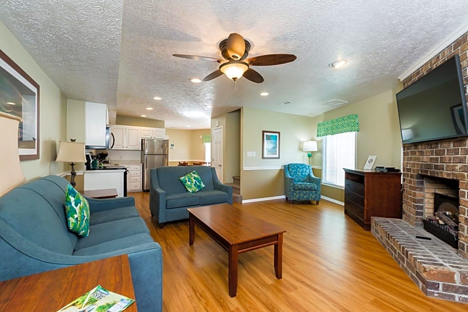 Country Club Villas