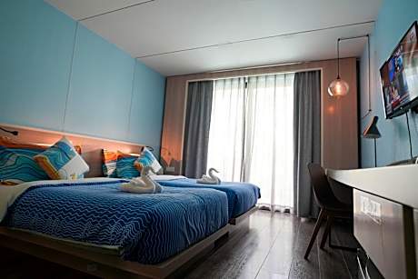 Deluxe Suite with Sea View
