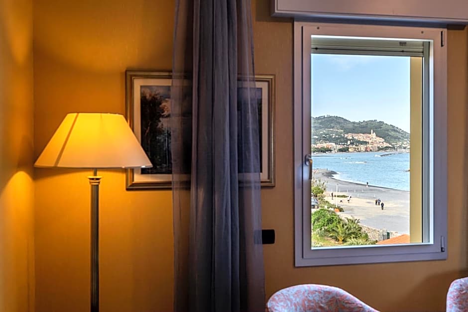 Hotel Bellevue Et Mediterranée