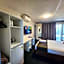 Crest Motor Inn