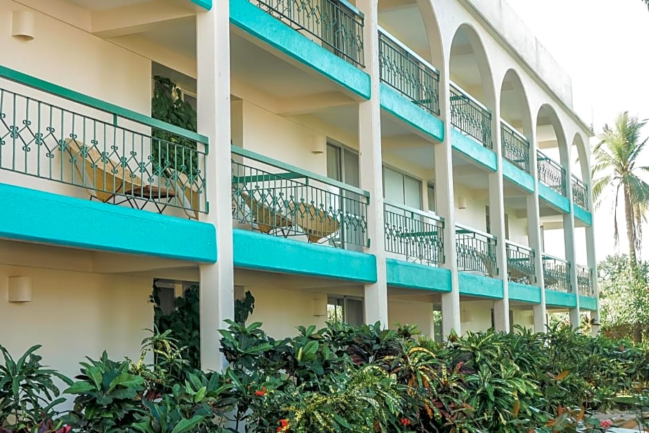 Hotel & Suites Villasol