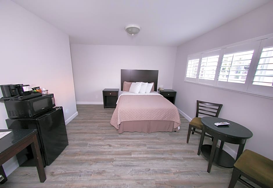 Metropolitan Inn & Suites