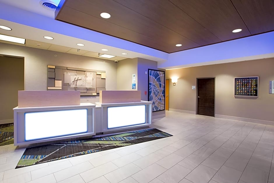 Holiday Inn Express Hastings, an IHG Hotel
