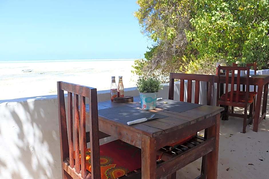 Red Monkey Beach Lodge