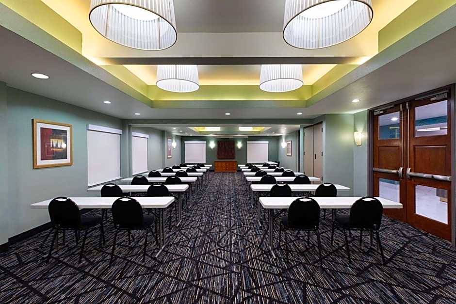 La Quinta Inn & Suites by Wyndham Olathe