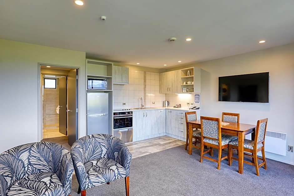 Garden Court Suites & Apartments