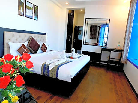 King Room with Mountain View