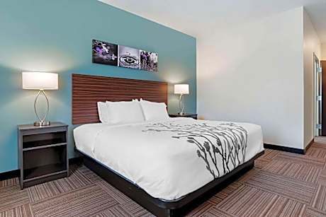 King Room with Roll-In Shower - Disability Access/Non Smoking