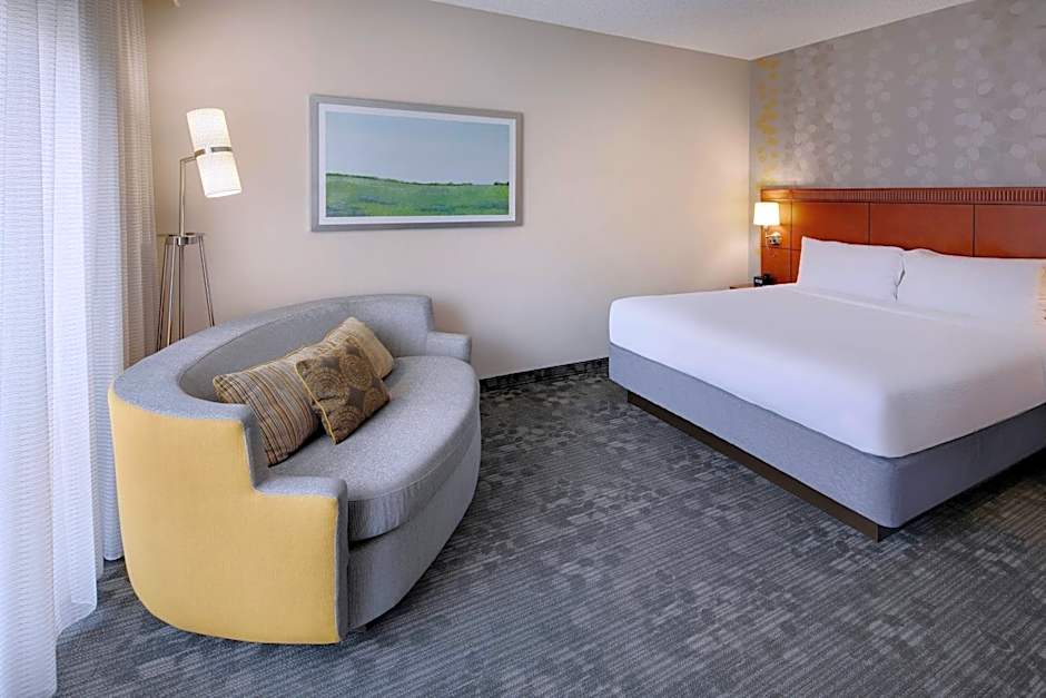 Courtyard by Marriott Dallas Addison/Midway