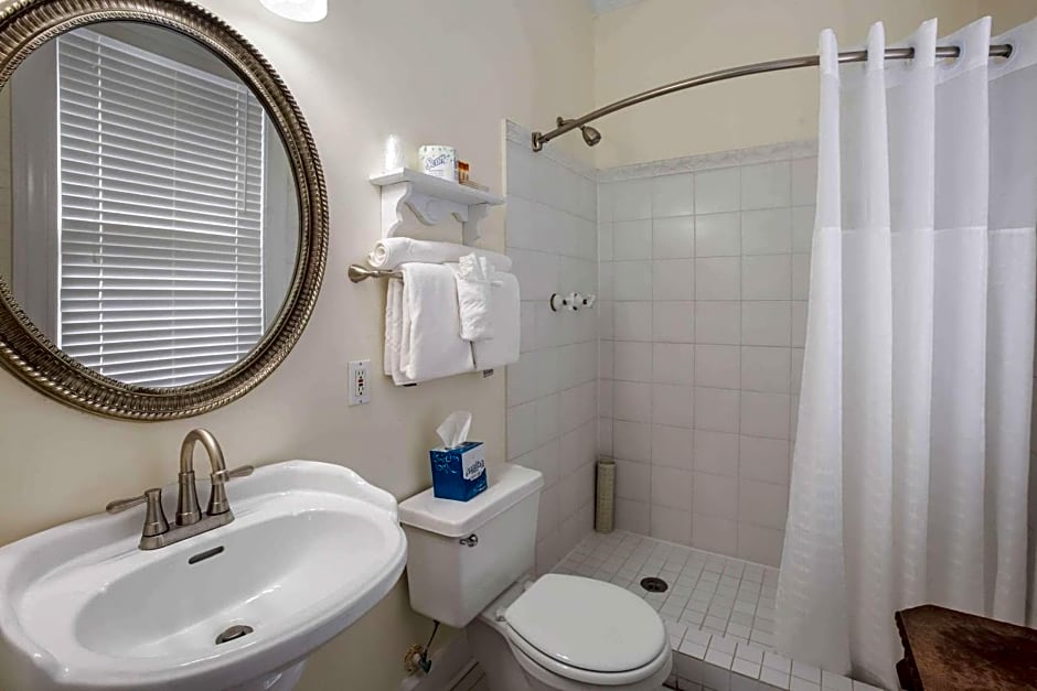 Coombs Inn & Suites, Ascend Hotel Collection
