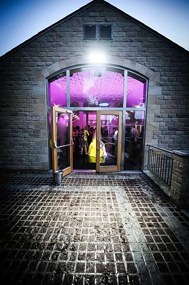 The Saddleworth Hotel