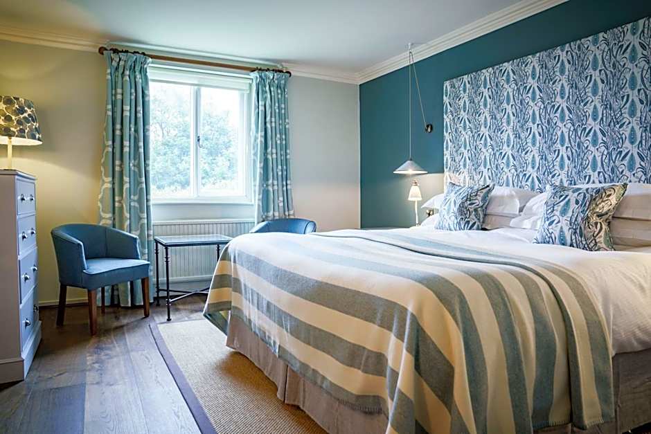 The Bear Of Rodborough Hotel