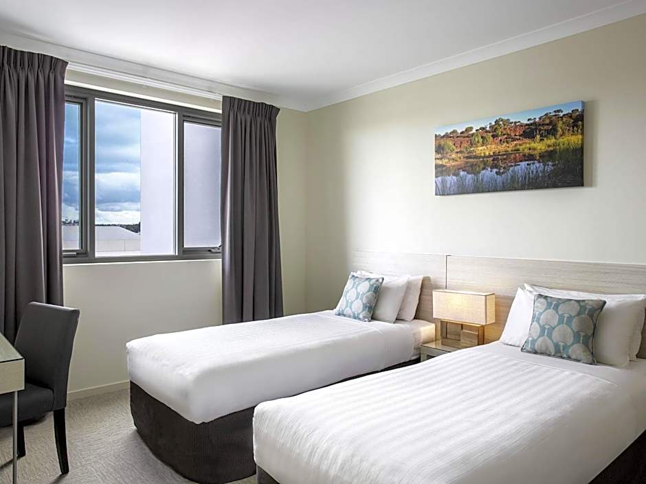 Mantra Geraldton