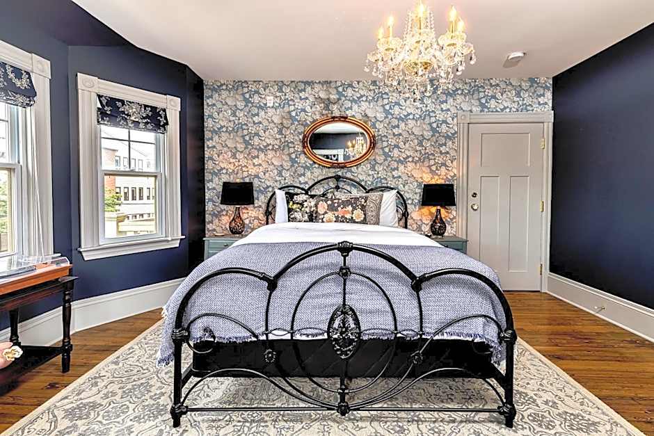 Slaymaker & Nichols Gastro House & Inn