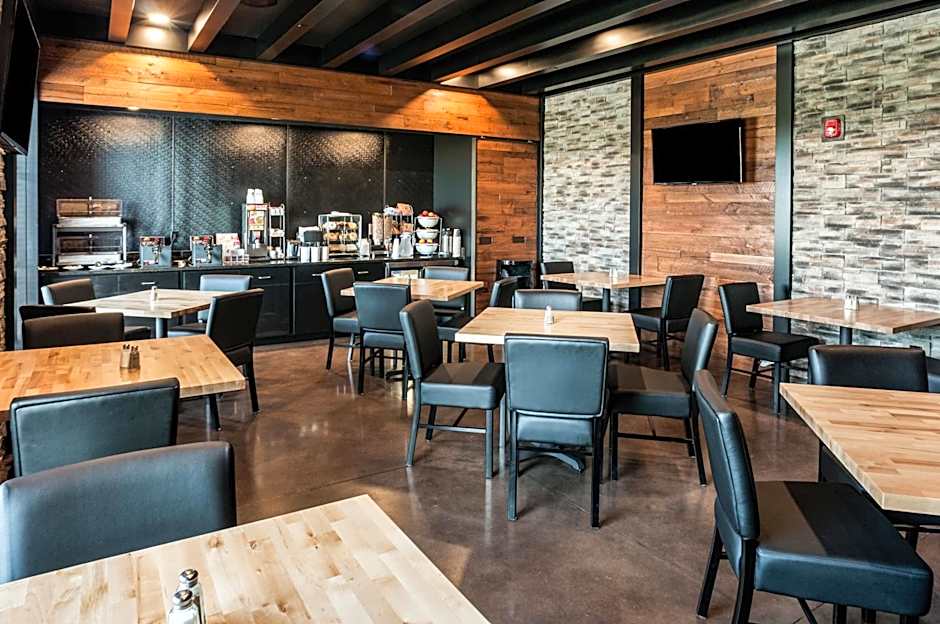 Cobblestone Hotel & Suites - Neenah