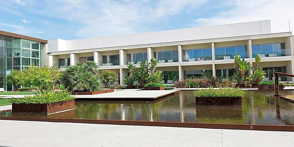 Onyria Marinha Boutique Hotel