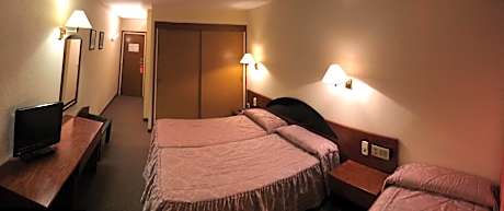 Triple Room with Bath