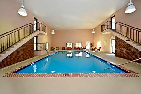 Manchester Heritage Inn & Suites